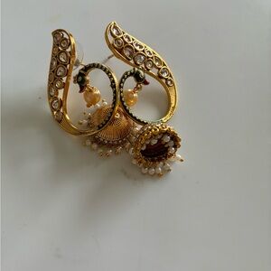 Elegant Gold and Green Women's Earrings